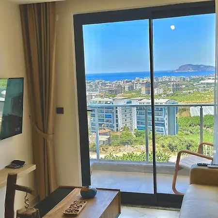 Sea View, Huge Swimming Pool Apartament Alanya