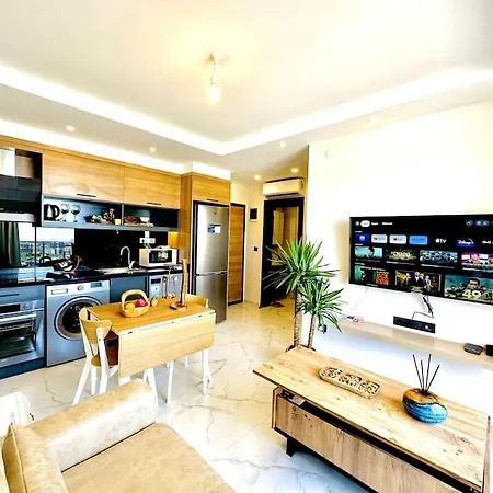 Sea View, Huge Swimming Pool Apartament Alanya