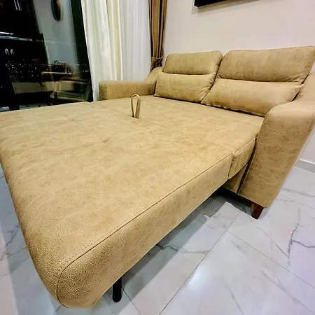 Sea View, Huge Swimming Pool Apartment